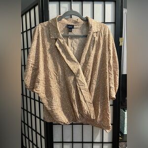Soft Surroundings Beige Patterned Women's Top.